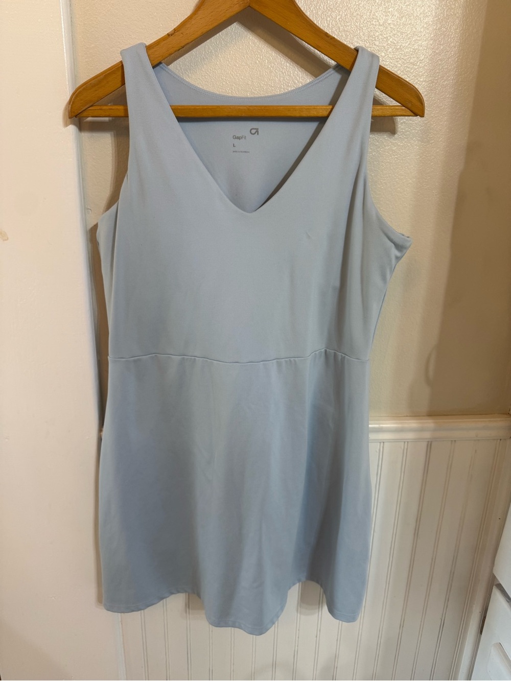 GAP Light Blue V-Neck Tennis Drss